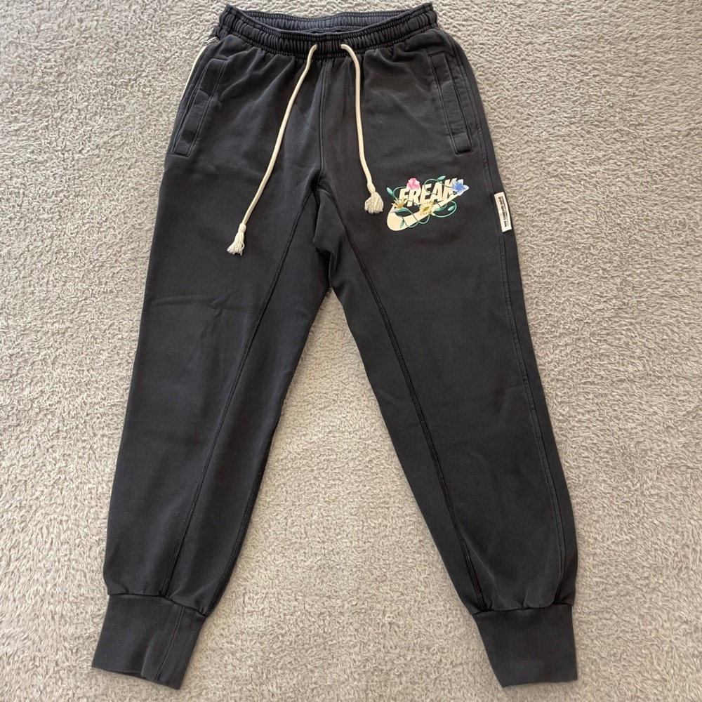 Nike Giannis Freak Jogger Sweatpant Mens Small Black Floral Swoosh Dri-Fit